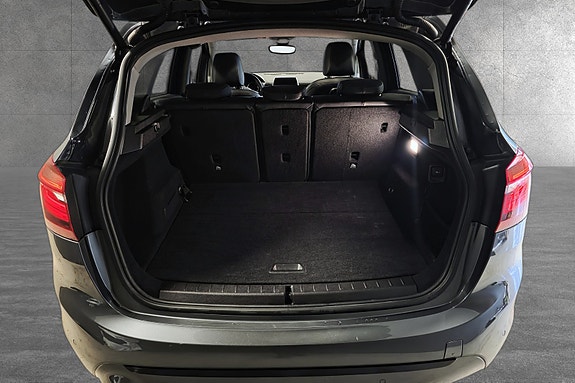 BMW 225xe 13 of 30