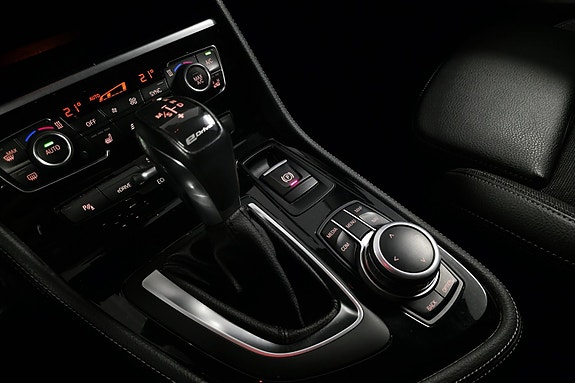 BMW 225xe 29 of 30