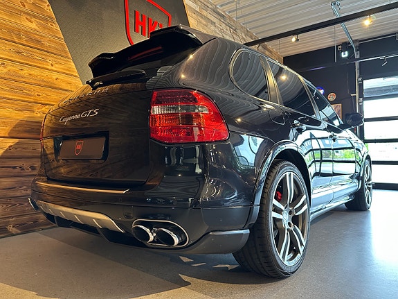 Porsche Cayenne 17 of 30