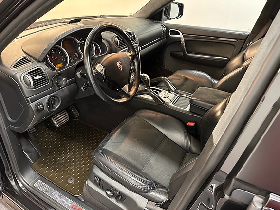 Porsche Cayenne 20 of 30