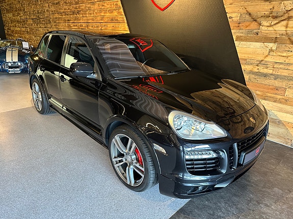 Porsche Cayenne 4 of 30