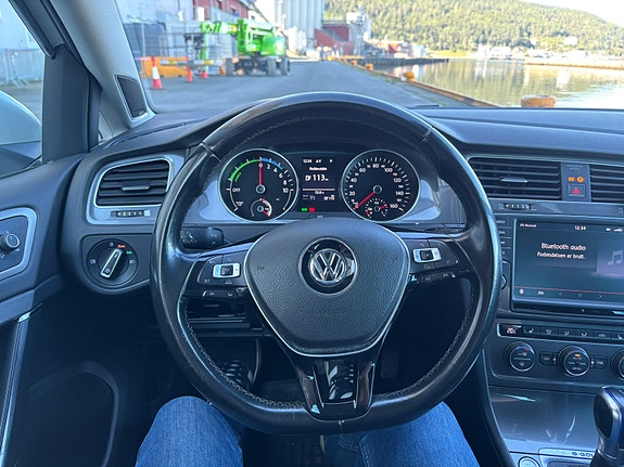 Volkswagen e-Golf VII 9 of 18
