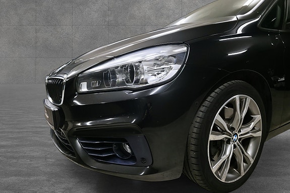 BMW 220d 6 of 30