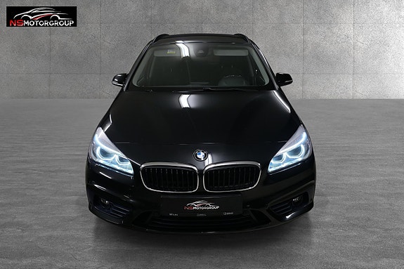 BMW 220d 3 of 30