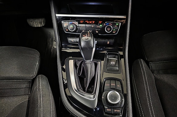 BMW 220d 25 of 30