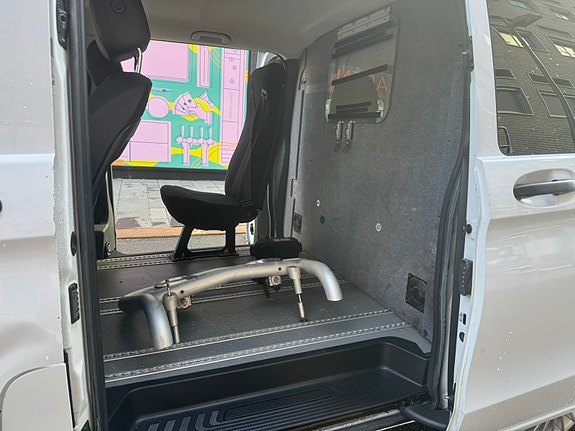Mercedes-Benz Vito 119 13 of 30