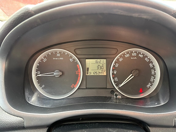 Skoda Fabia 10 of 13