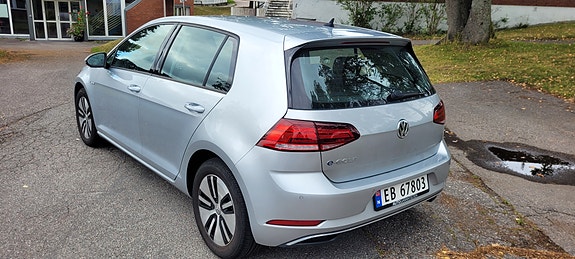 Volkswagen e-Golf VII 3 of 12