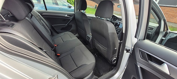 Volkswagen e-Golf VII 11 of 12