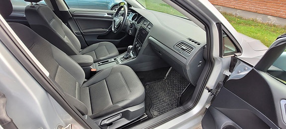 Volkswagen e-Golf VII 9 of 12