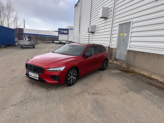 Volvo V60 2 of 14