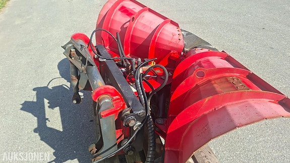 New Holland Boomer 50 med div redskap 22 of 30