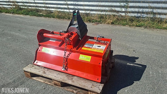 New Holland Boomer 50 med div redskap 29 of 30