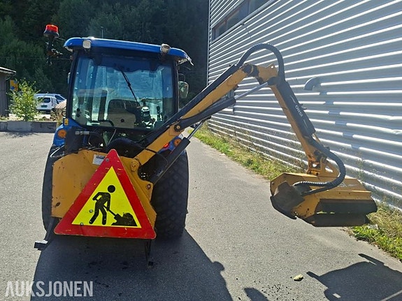 New Holland Boomer 50 med div redskap 7 of 30