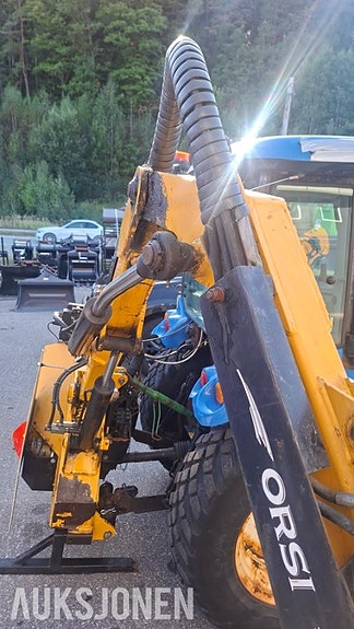 New Holland Boomer 50 med div redskap 8 of 30