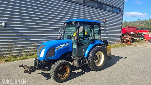 New Holland Boomer 50 med div redskap 4 of 30