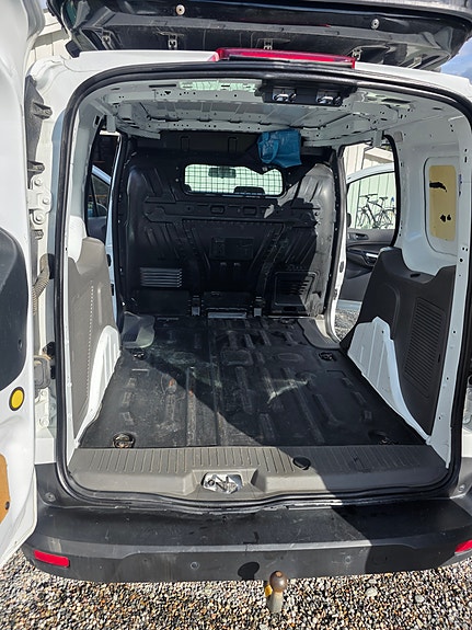 Ford Transit Connect 7 of 29