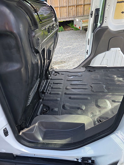 Ford Transit Connect 8 of 29