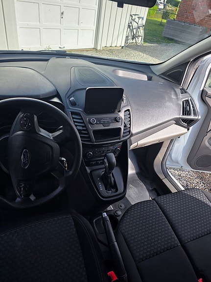 Ford Transit Connect 9 of 29