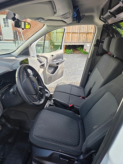 Ford Transit Connect 10 of 29