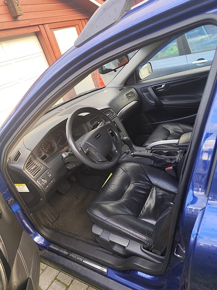 Volvo XC70 23 of 30
