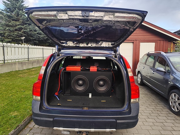 Volvo XC70 16 of 30