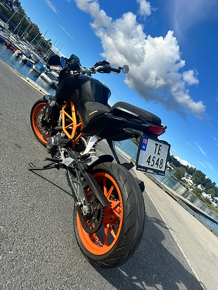 KTM 390 Duke 2 of 9