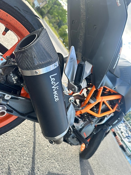 KTM 390 Duke 3 of 9