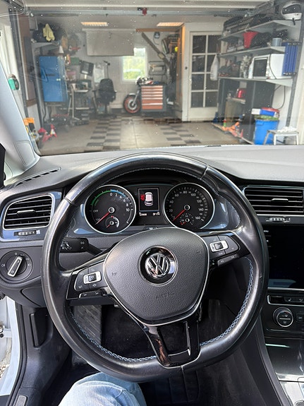 Volkswagen e-Golf VII 7 of 10
