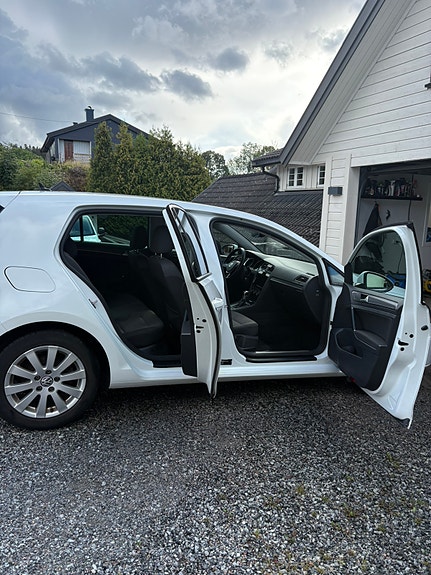 Volkswagen e-Golf VII 5 of 10