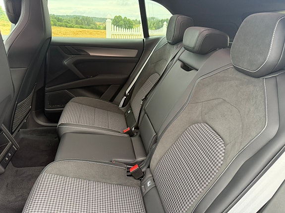 Porsche Cayenne 8 of 8