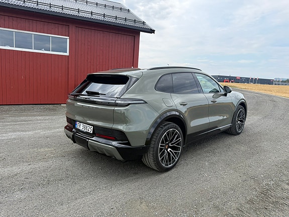 Porsche Cayenne 5 of 8