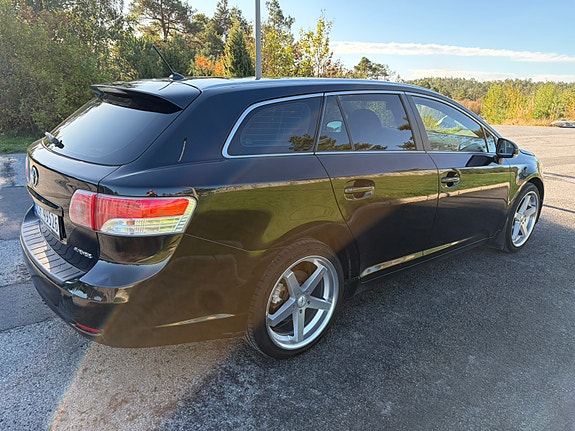 Toyota Avensis 5 of 24
