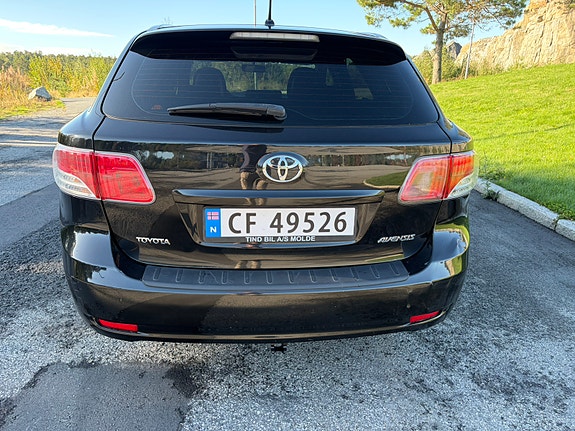 Toyota Avensis 4 of 24