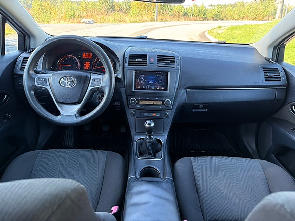 Toyota Avensis 13 of 24