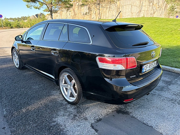 Toyota Avensis 3 of 24