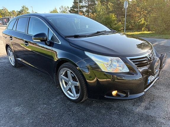 Toyota Avensis 7 of 24