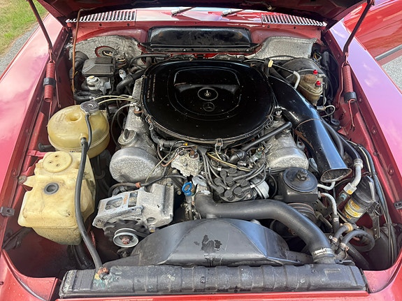 Mercedes-Benz 450 SL 12 of 16