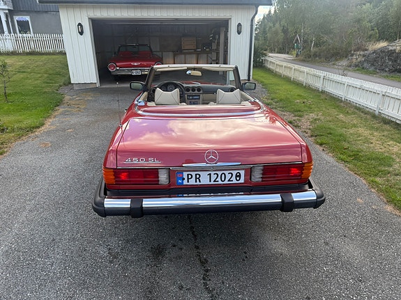 Mercedes-Benz 450 SL 8 of 16