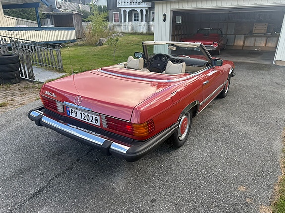 Mercedes-Benz 450 SL 9 of 16