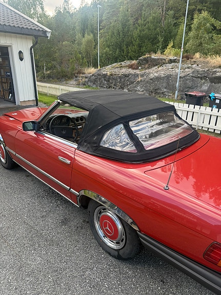 Mercedes-Benz 450 SL 10 of 16