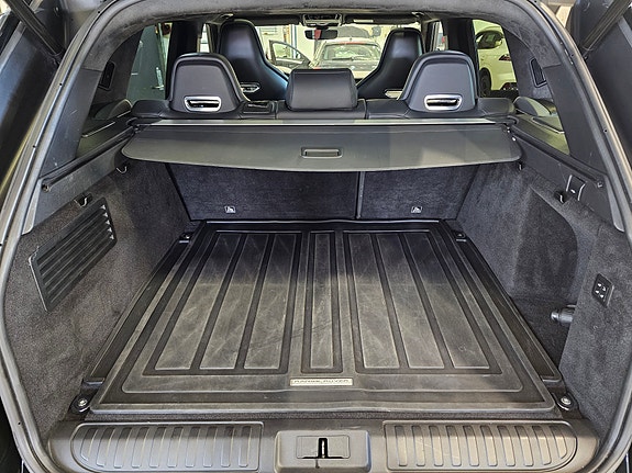 Land Rover Range Rover Sport 11 of 30