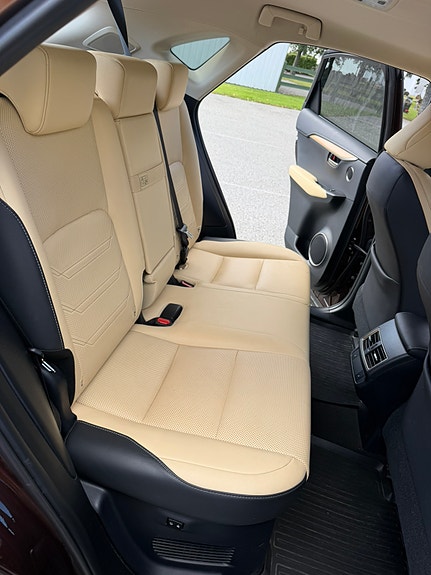 Lexus NX300h 30 of 30