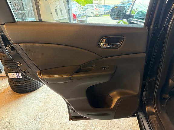 Honda CR-V 7 of 13