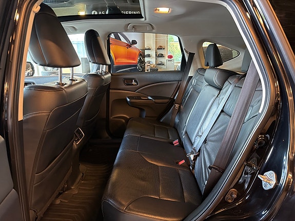Honda CR-V 8 of 13