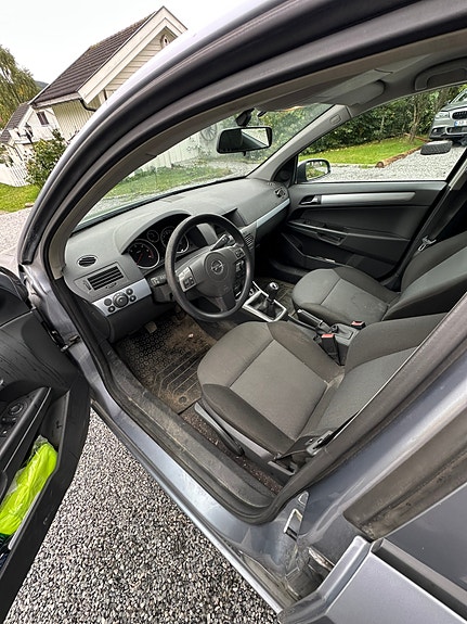 Opel Astra 6 of 9