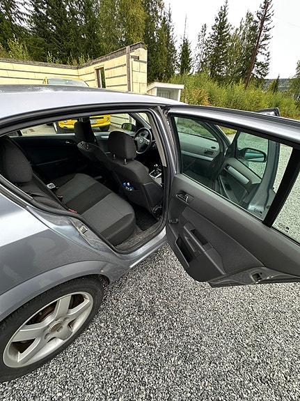 Opel Astra 9 of 9