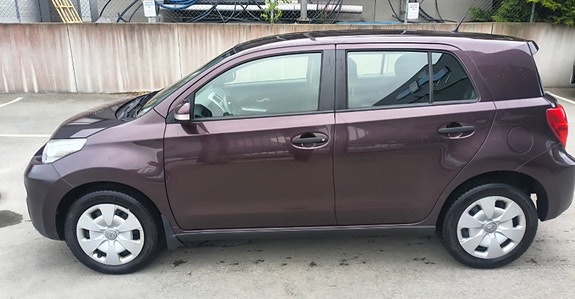 Toyota Urban Cruiser 2 of 9