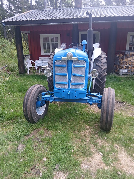 Ford Fordson Super Major 2 of 6