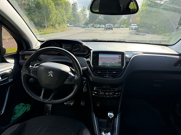 Peugeot 208 6 of 15
